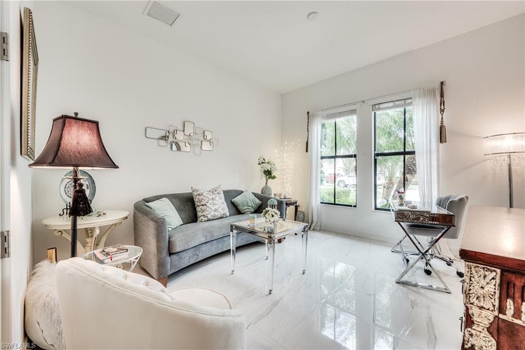9293 Woodhurst Dr, Naples, FL 34120-7