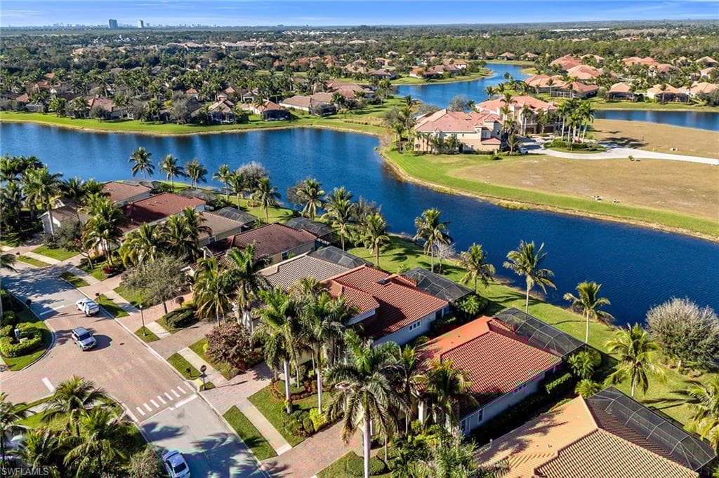 9205 Campanile Cir, Naples, FL 34114-40