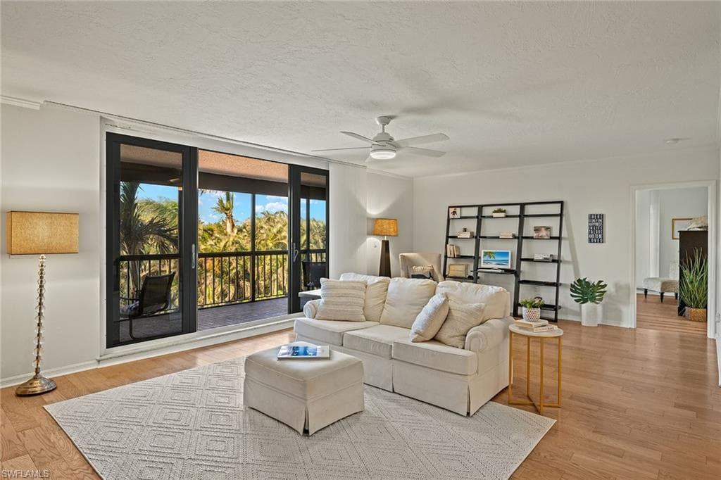 6075 Pelican Bay Blvd 202, Naples, FL 34108-10