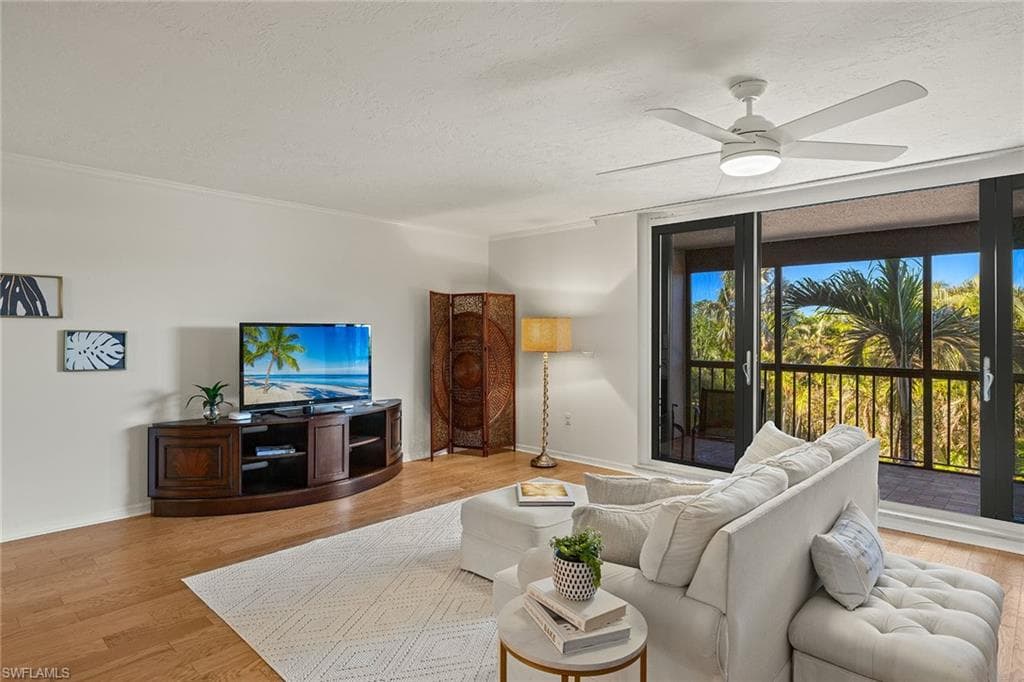 6075 Pelican Bay Blvd 202, Naples, FL 34108-11