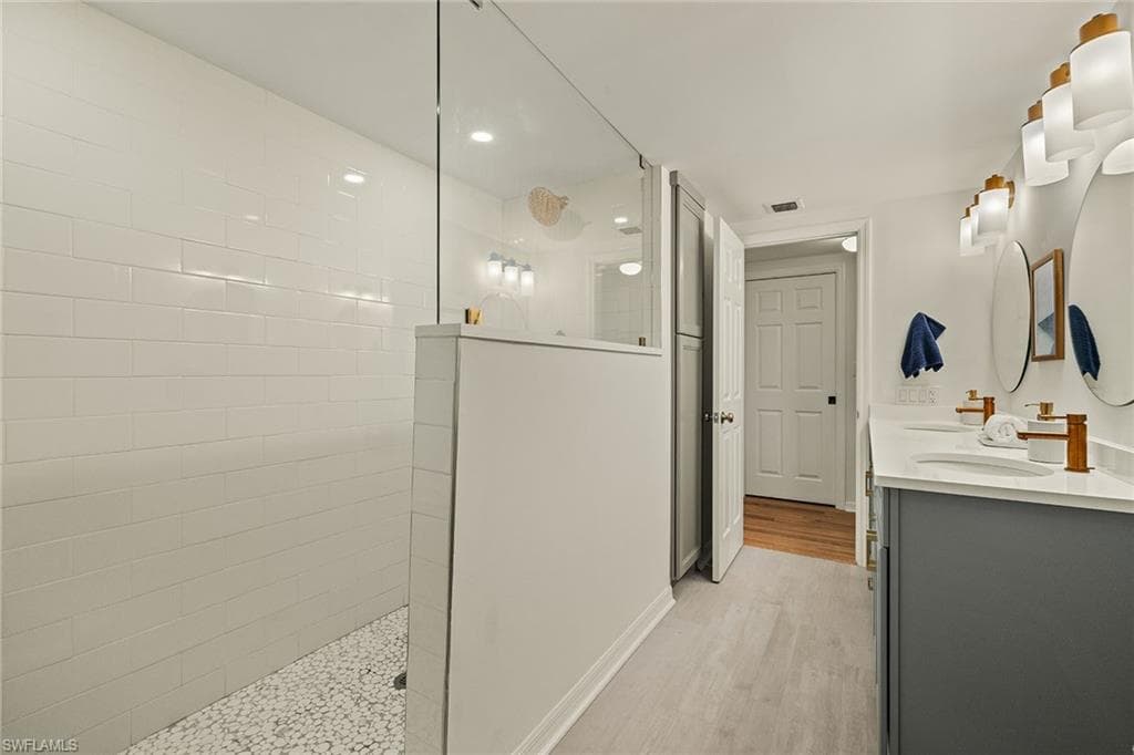 6075 Pelican Bay Blvd 202, Naples, FL 34108-16