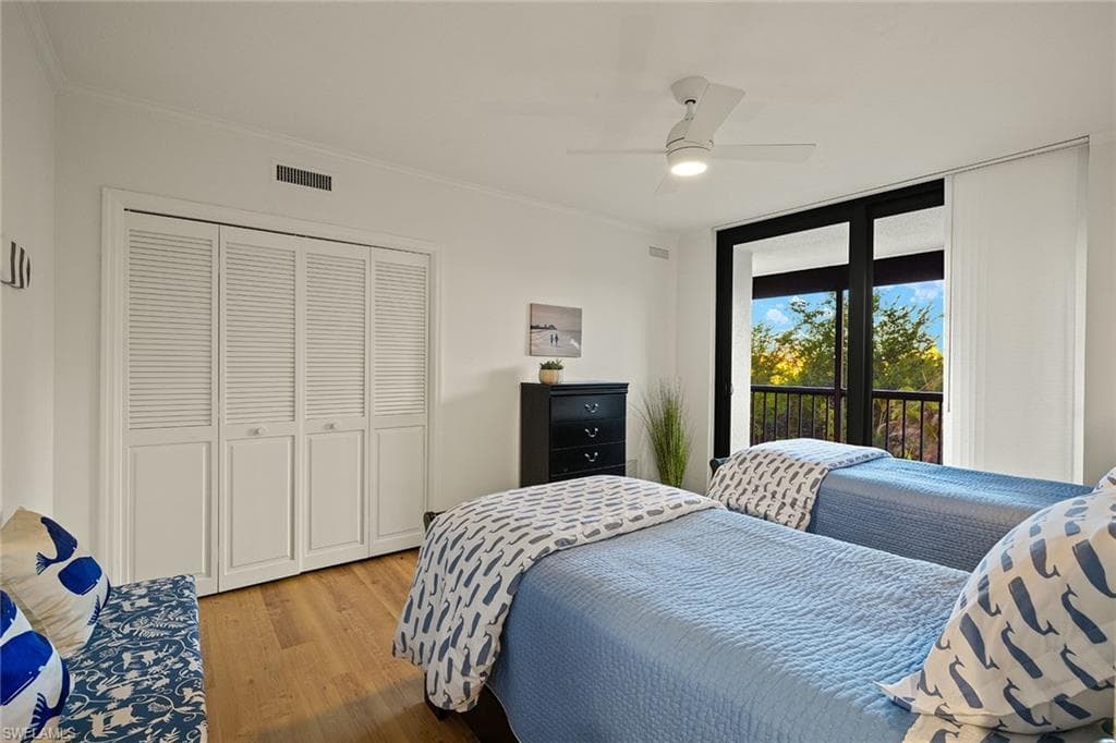 6075 Pelican Bay Blvd 202, Naples, FL 34108-17