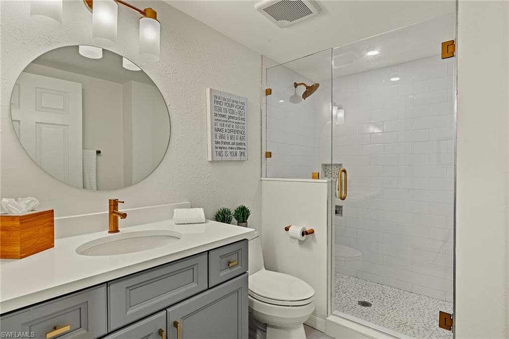 6075 Pelican Bay Blvd 202, Naples, FL 34108-18