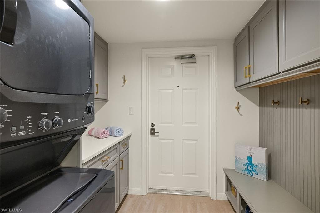 6075 Pelican Bay Blvd 202, Naples, FL 34108-21