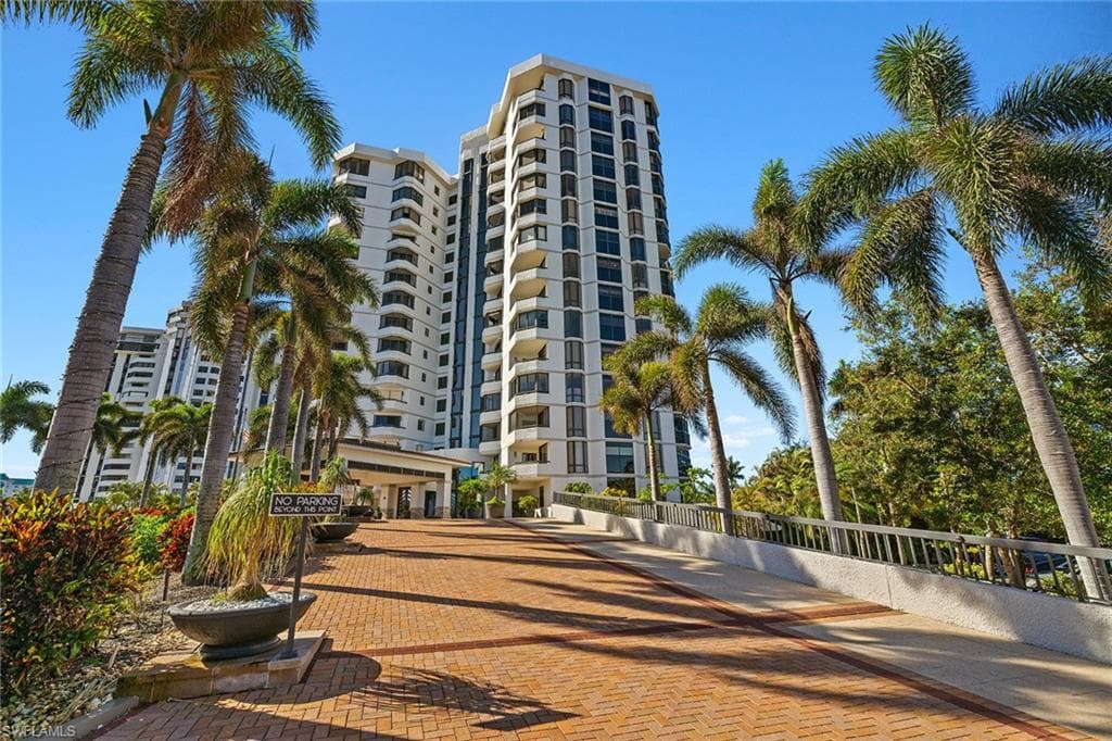 6075 Pelican Bay Blvd 202, Naples, FL 34108-29