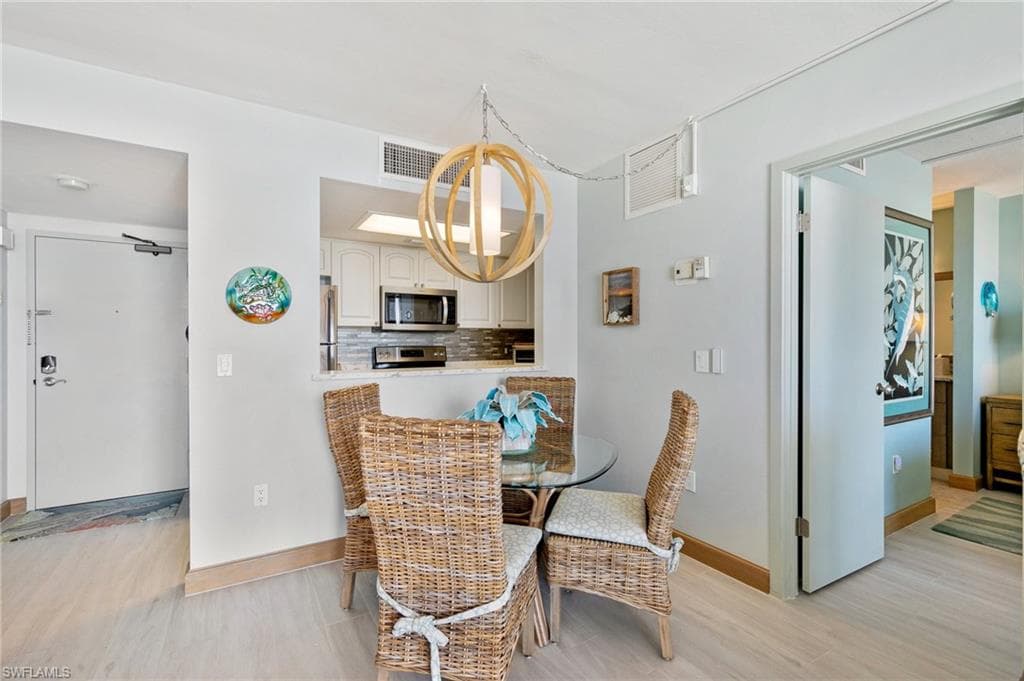 180 Seaview Ct 911, Marco Island, FL 34145-10