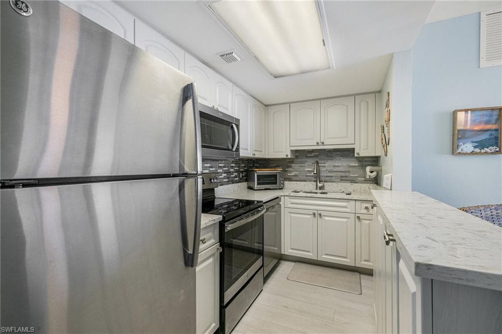 180 Seaview Ct 911, Marco Island, FL 34145-11