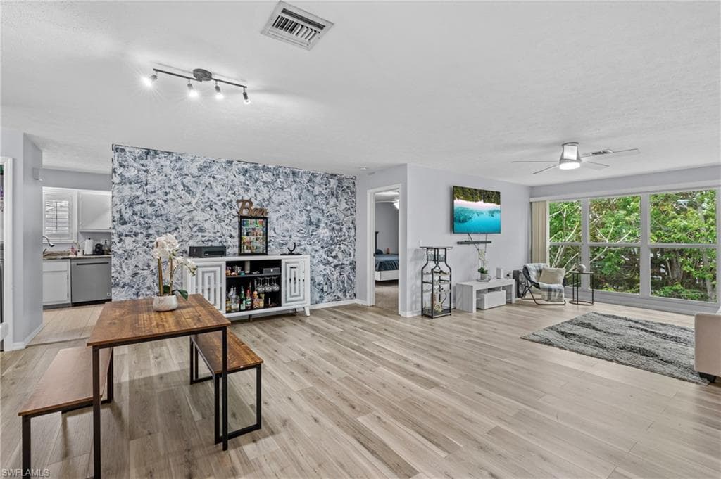 159 Bristol Ln B, Naples, FL 34112-9