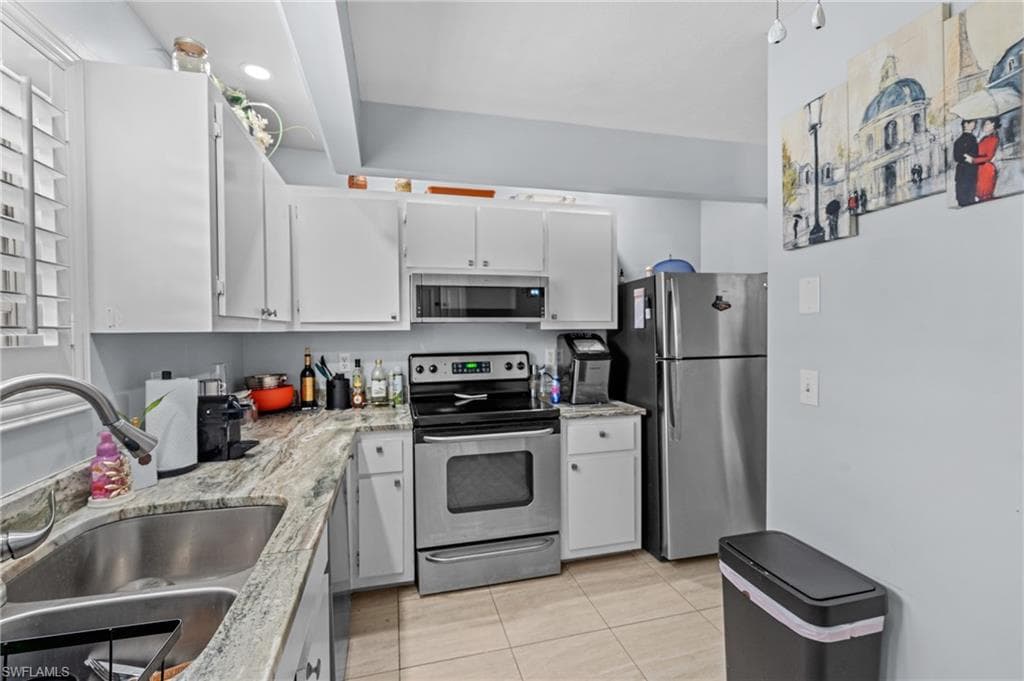 159 Bristol Ln B, Naples, FL 34112-13