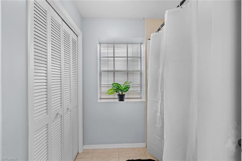 159 Bristol Ln B, Naples, FL 34112-23