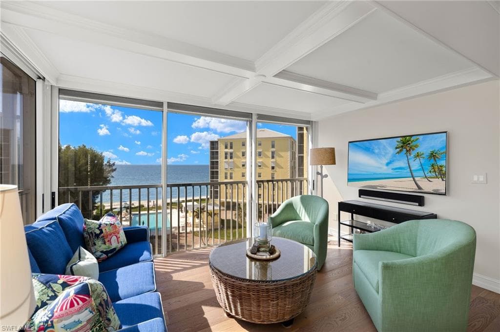 3483 Gulf Shore Blvd N 406, Naples, FL 34103-8