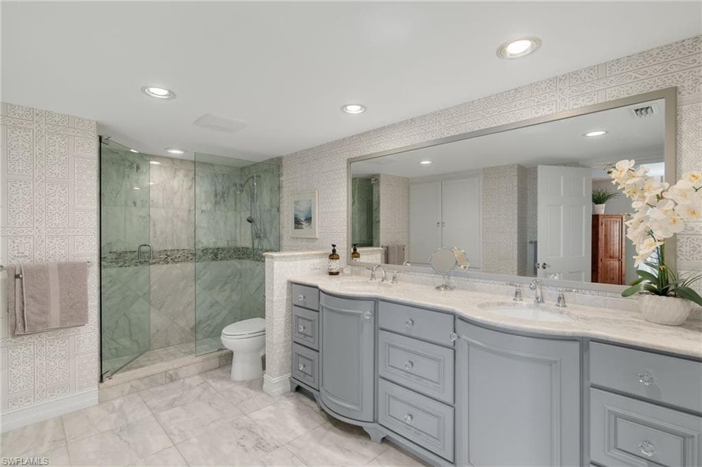 3483 Gulf Shore Blvd N 406, Naples, FL 34103-16