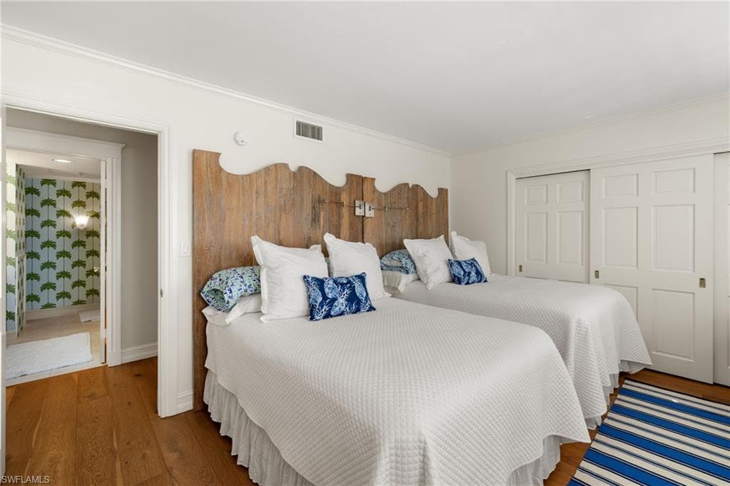 3483 Gulf Shore Blvd N 406, Naples, FL 34103-17