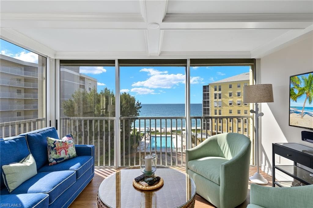 3483 Gulf Shore Blvd N 406, Naples, FL 34103-2