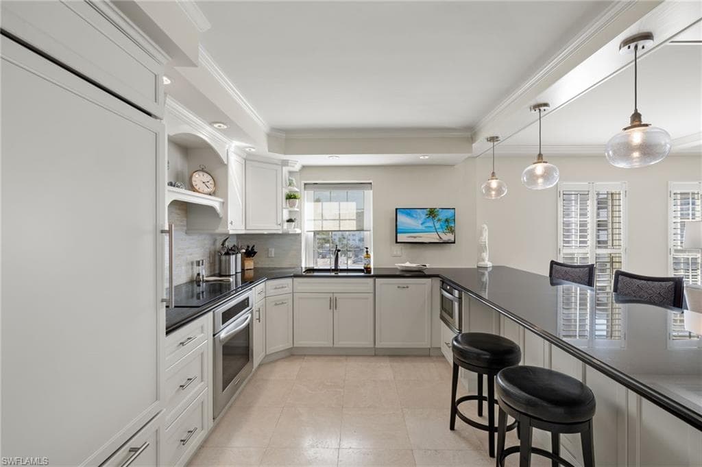 3483 Gulf Shore Blvd N 406, Naples, FL 34103-6