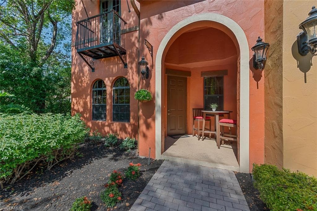 8945 Malibu St 206, Naples, FL 34113-2