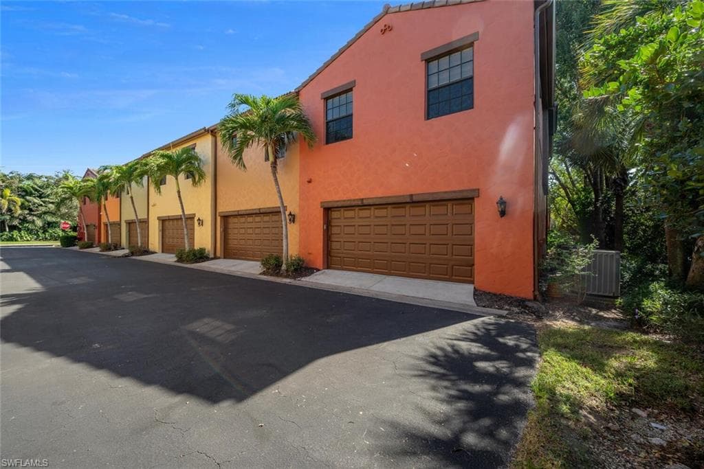 8945 Malibu St 206, Naples, FL 34113-3