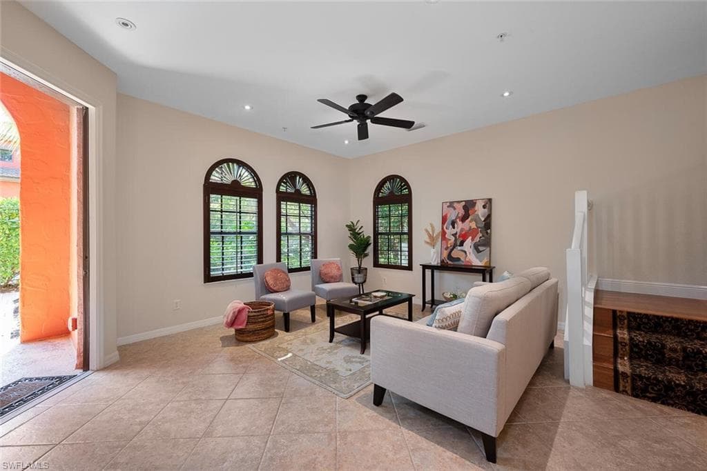 8945 Malibu St 206, Naples, FL 34113-5