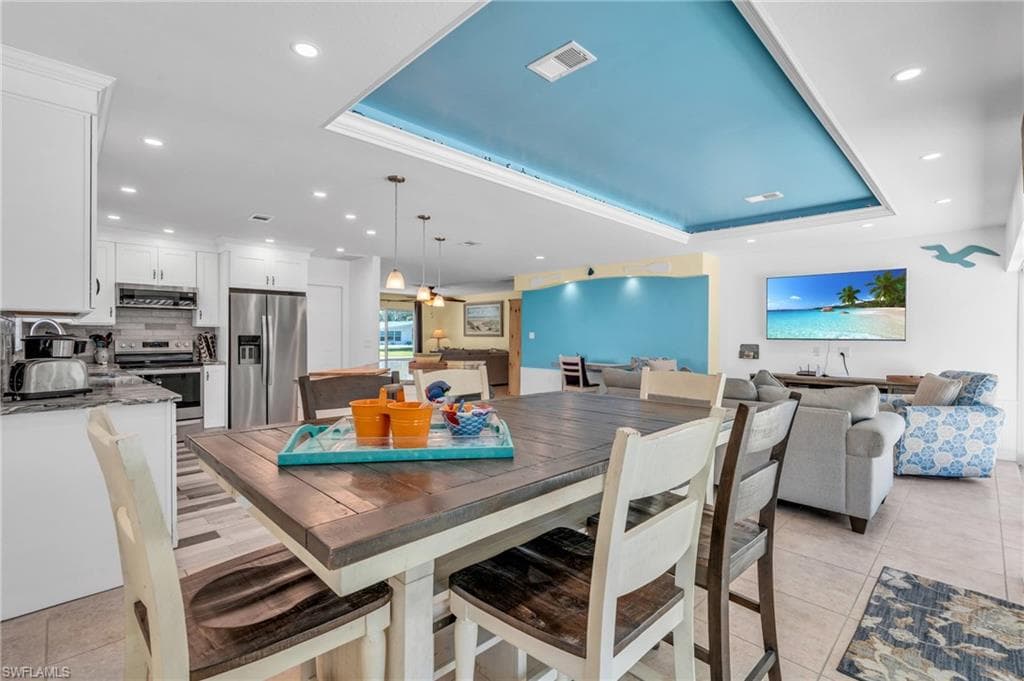 27297 Buccaneer Dr, Bonita Springs, FL 34135-11