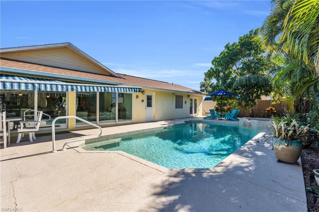 27297 Buccaneer Dr, Bonita Springs, FL 34135-2