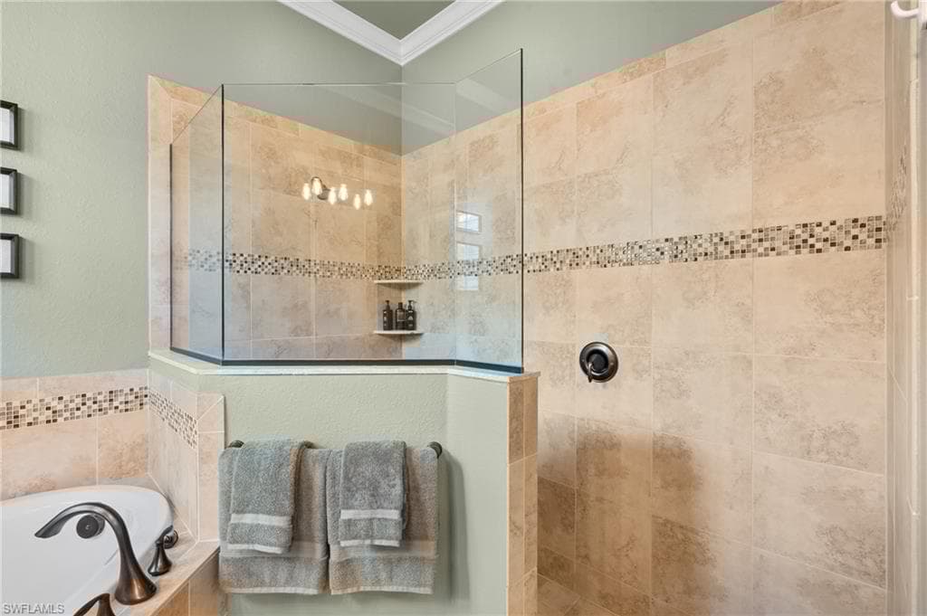 12643 Kinross Ln, Naples, FL 34120-19