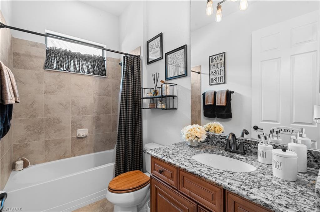 12643 Kinross Ln, Naples, FL 34120-22