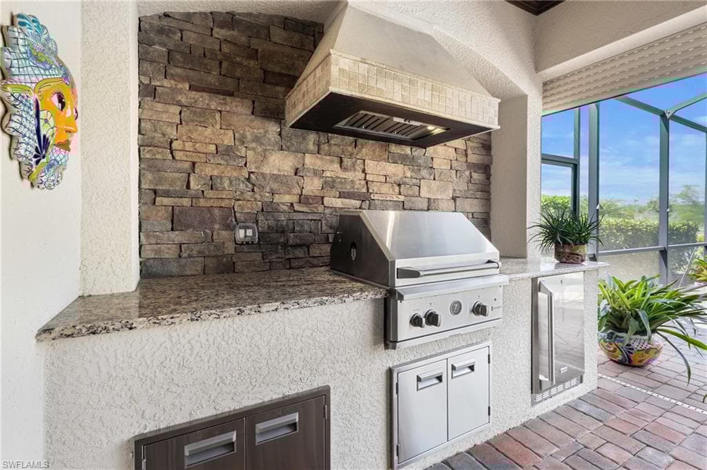 12643 Kinross Ln, Naples, FL 34120-31