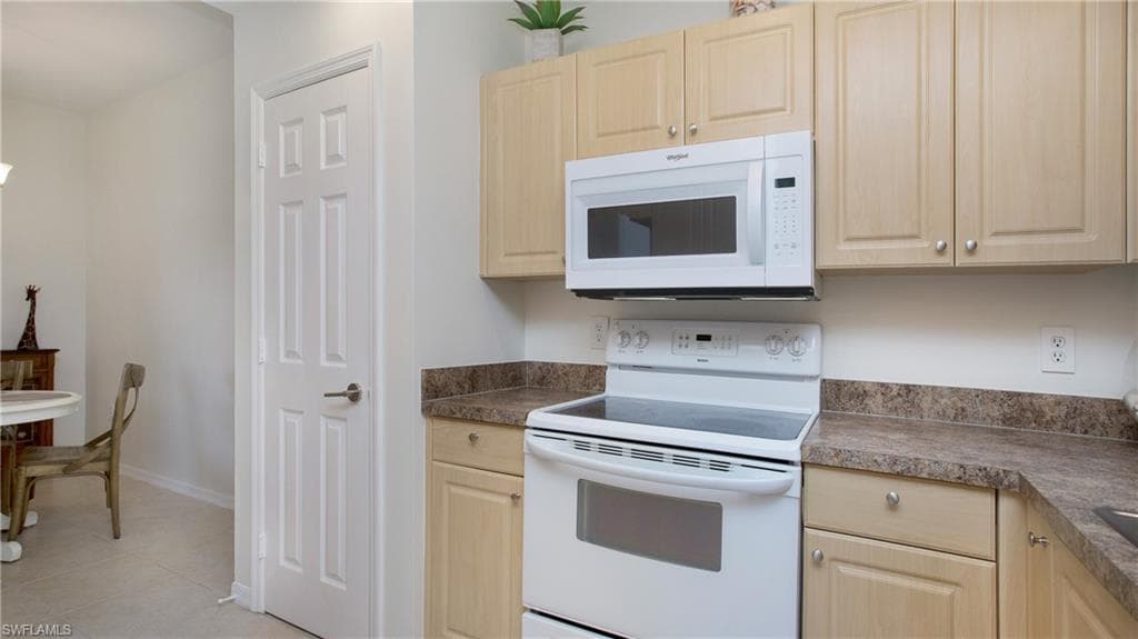 15999 Mandolin Bay Dr 204, Fort Myers, FL 33908-13