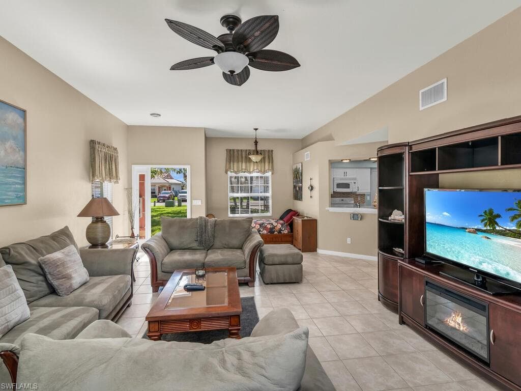 25058 Peacock Ln 102, Naples, FL 34114-11