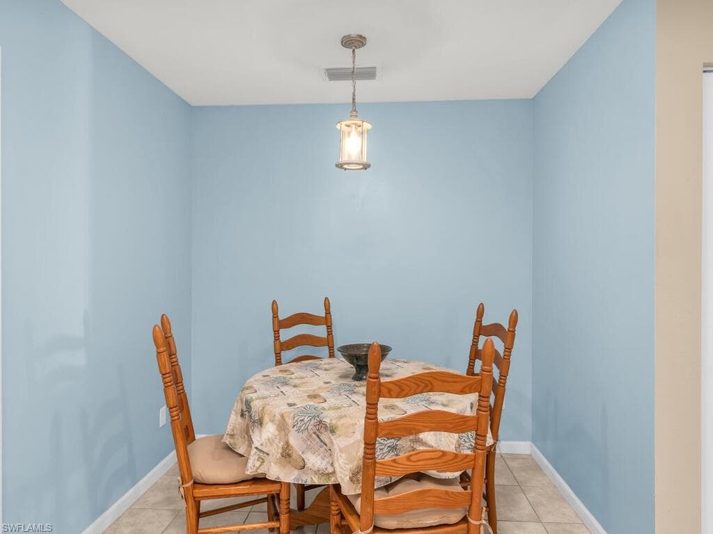 25058 Peacock Ln 102, Naples, FL 34114-14