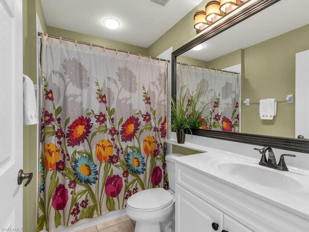 25058 Peacock Ln 102, Naples, FL 34114-24