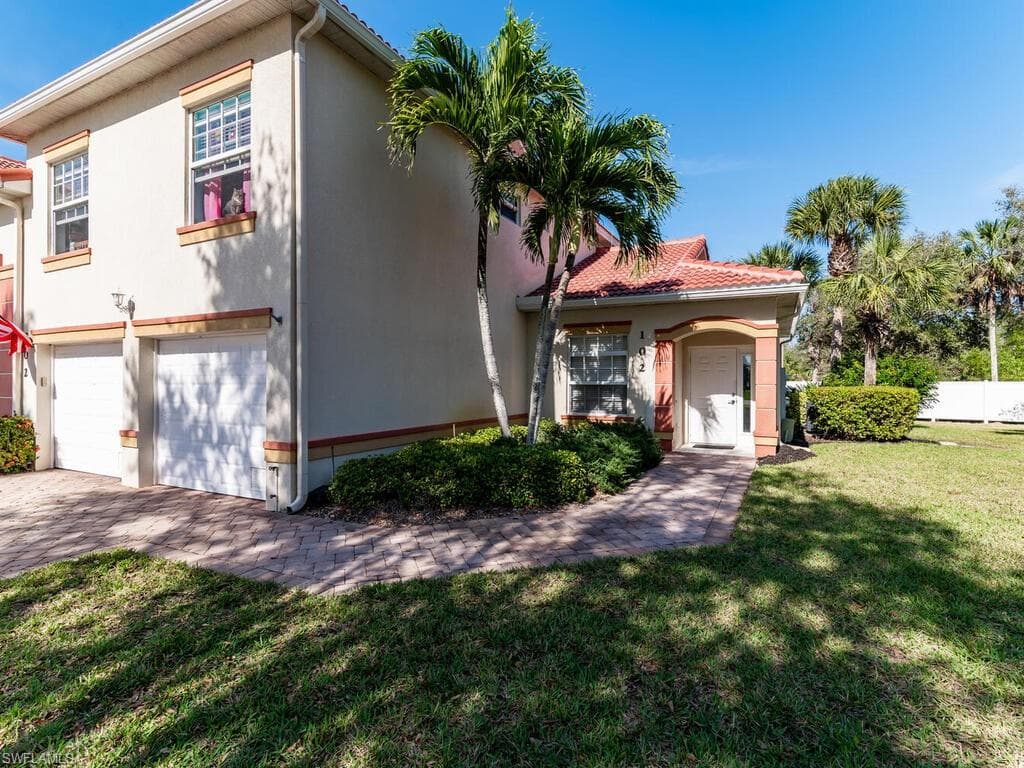 25058 Peacock Ln 102, Naples, FL 34114-2