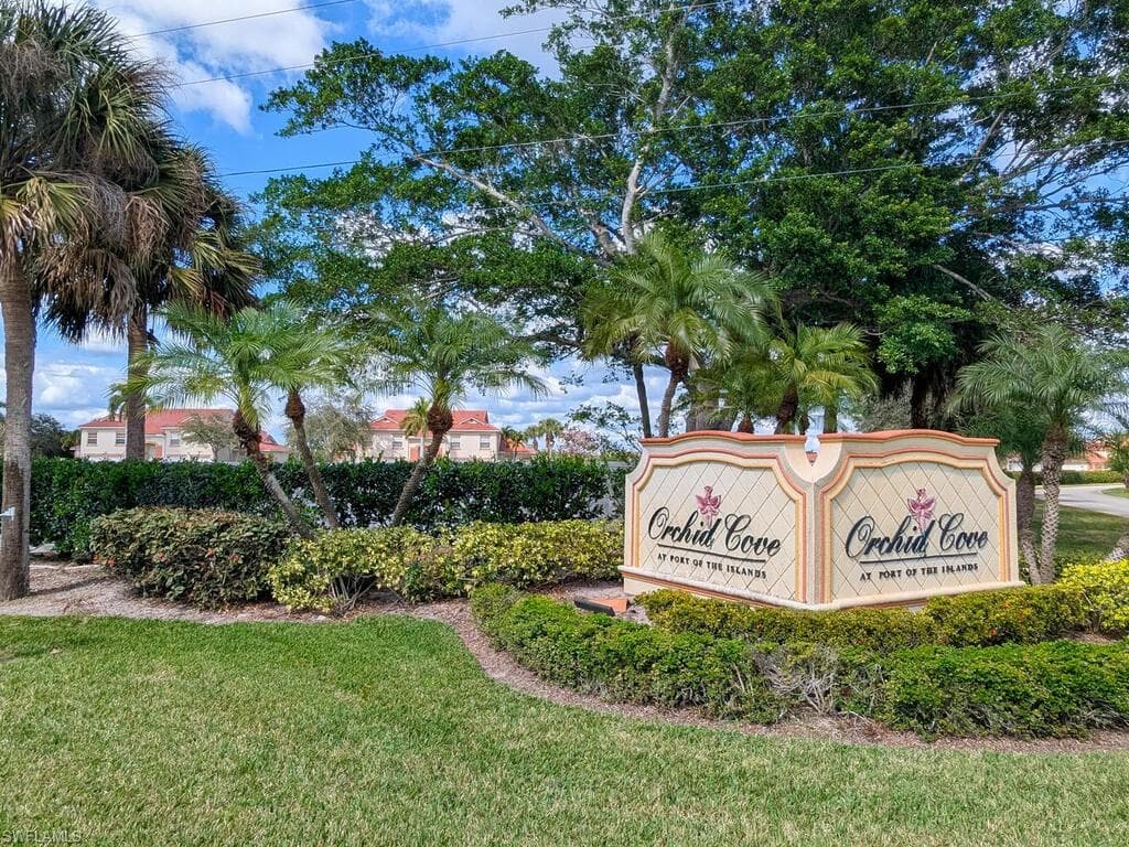 25058 Peacock Ln 102, Naples, FL 34114-32