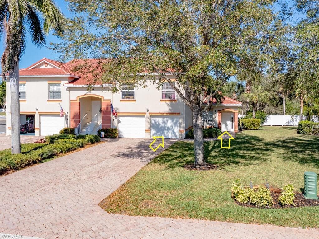 25058 Peacock Ln 102, Naples, FL 34114-5