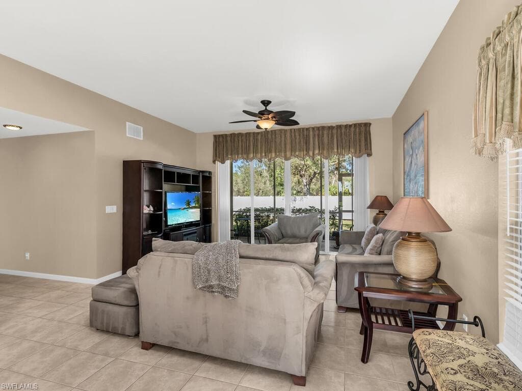 25058 Peacock Ln 102, Naples, FL 34114-6