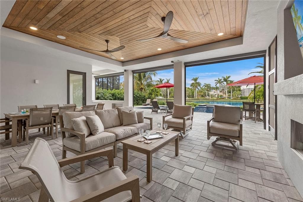 211 San Mateo Dr, Bonita Springs, FL 34134-37