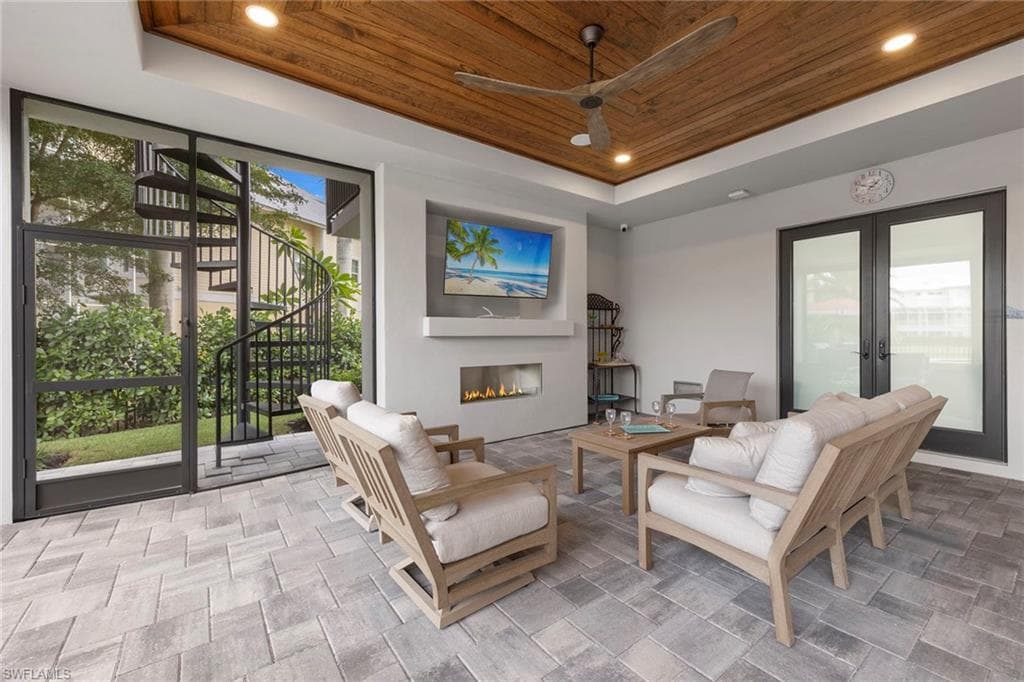 211 San Mateo Dr, Bonita Springs, FL 34134-38