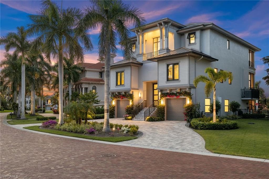 211 San Mateo Dr, Bonita Springs, FL 34134-4