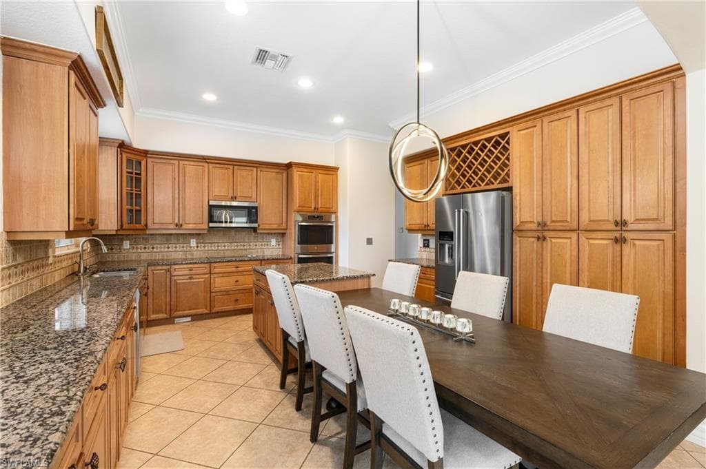 1769 Birdie Dr, Naples, FL 34120-10