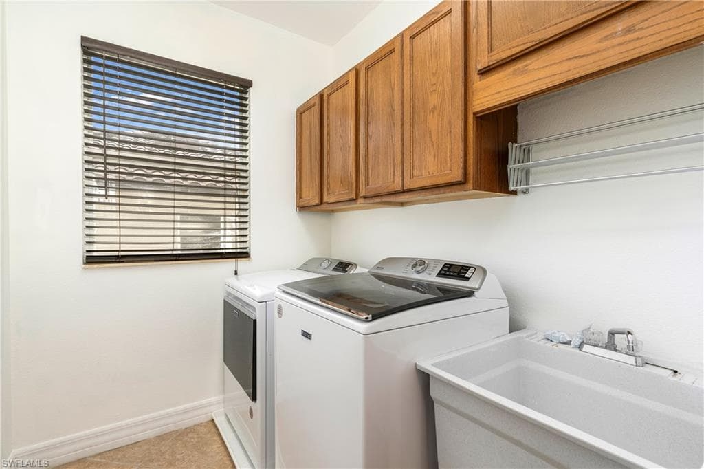 1769 Birdie Dr, Naples, FL 34120-28