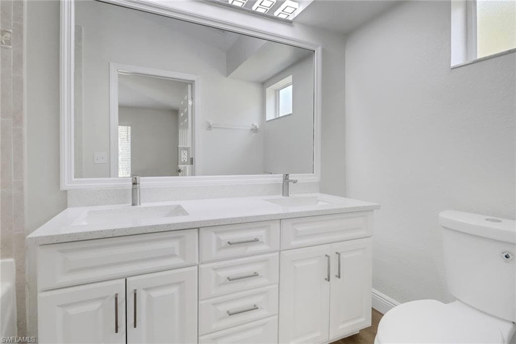 380 13th St NW, Naples, FL 34120-12