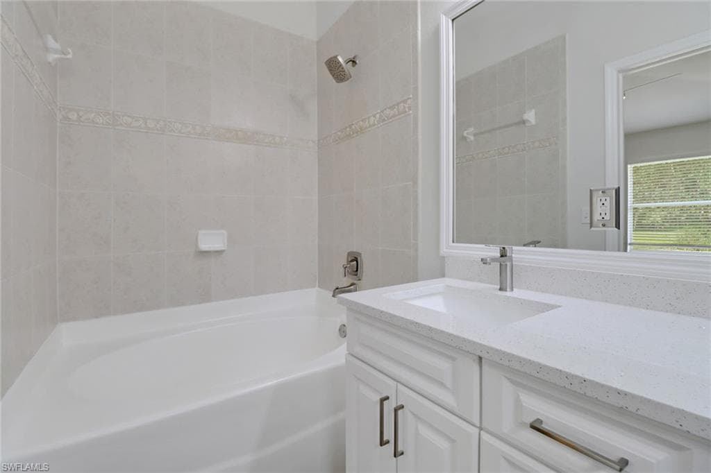 380 13th St NW, Naples, FL 34120-13