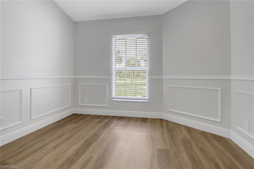380 13th St NW, Naples, FL 34120-18