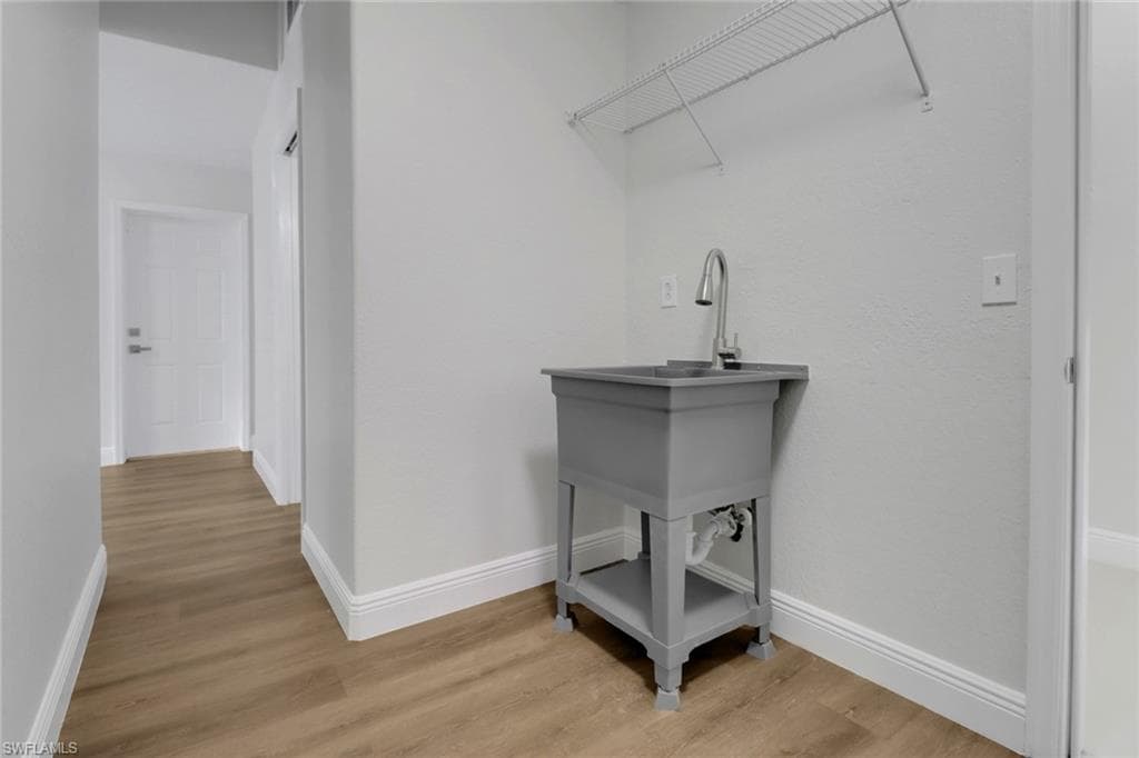380 13th St NW, Naples, FL 34120-19