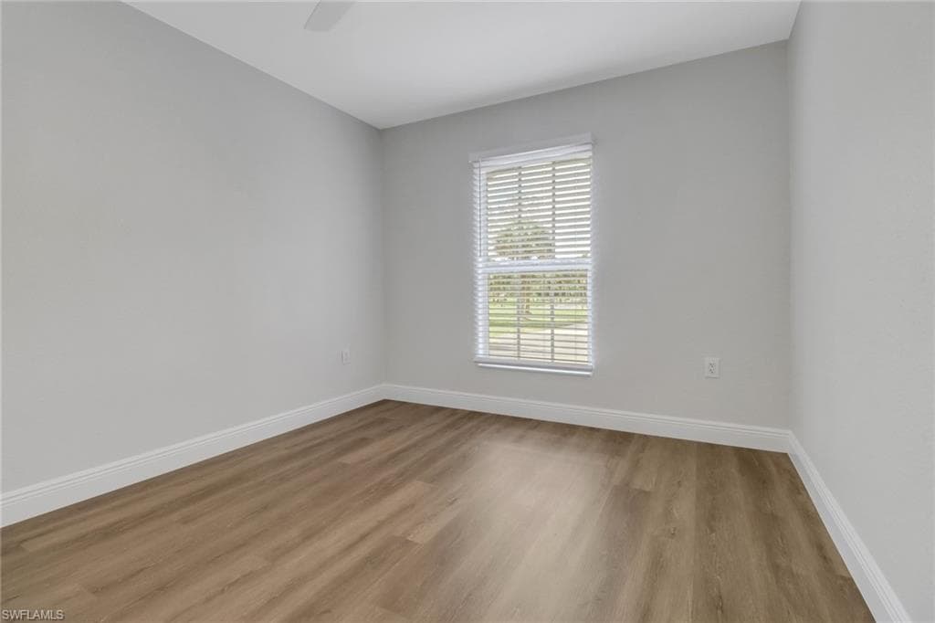 380 13th St NW, Naples, FL 34120-21