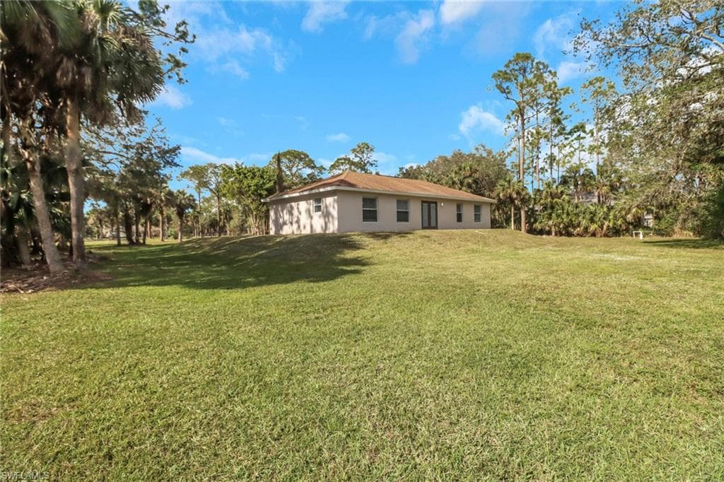380 13th St NW, Naples, FL 34120-25