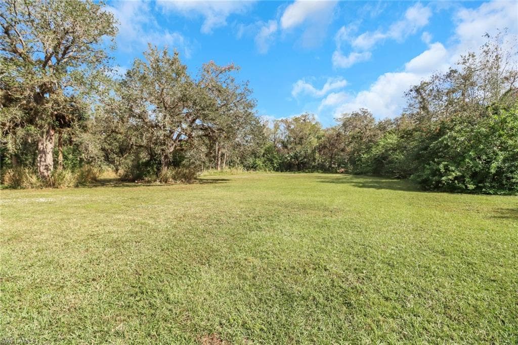 380 13th St NW, Naples, FL 34120-27