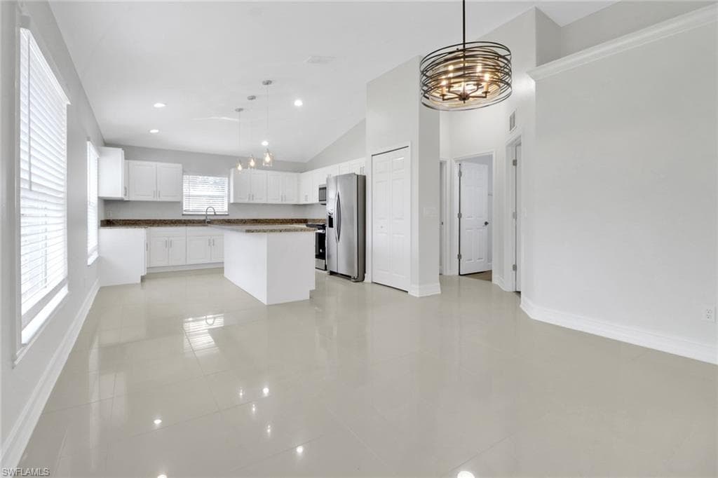 380 13th St NW, Naples, FL 34120-2