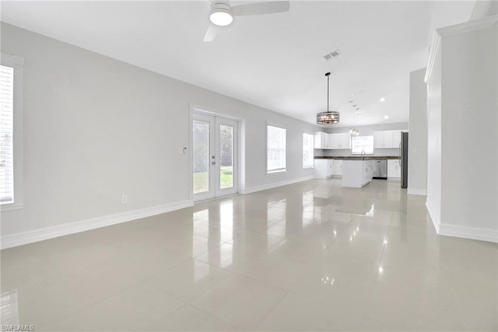 380 13th St NW, Naples, FL 34120-6