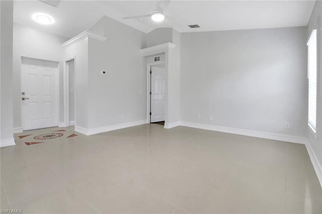 380 13th St NW, Naples, FL 34120-7